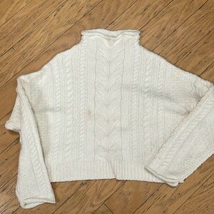 Pilco XS white sweater